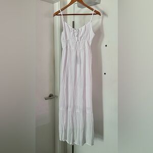 BNWT Hollister midi/maxi dress - All white